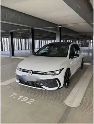 Volkswagen Golf GTI 2.0 TSI 195 kW GTI