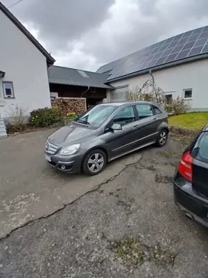 Mercedes-Benz B 180 BlueEFFICIENCY