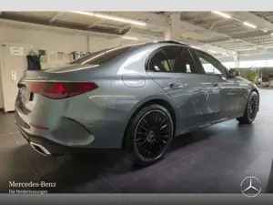 Mercedes-Benz E 300 e 4M Hybrid AMG Fahrass Pano Distr. LED PTS Bild 3