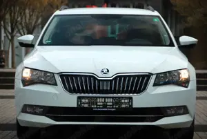 Skoda Superb Combi Ambition 150PS|1.Hand|PDC|GRA|Klima Bild 2
