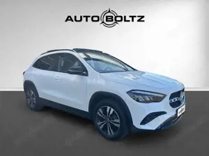 Mercedes-Benz GLA 200 ENp 55000 Night Pano Winter P Kam. Spur Bild 3