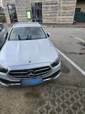 Mercedes-Benz E 220 d T 9G-TRONIC