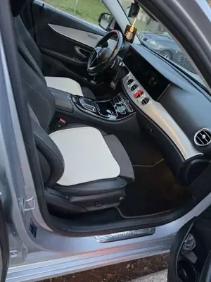 Mercedes-Benz E 220 d T 9G-TRONIC Bild 5