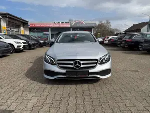 Mercedes-Benz E 220 d 9G Tronic Avantgarde LED NAVI KAMERA 1HD Bild 2