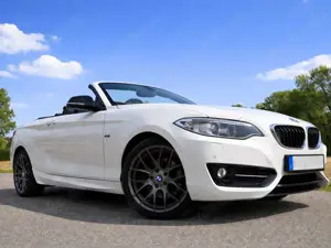 BMW 220 220i Cabrio Sport Line