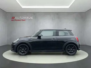 MINI Cooper C lass.Trim Aut-HUD-Pano-Kam-LED-Leder-VC Bild 2