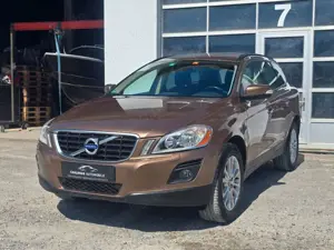 Volvo XC60 2,4d Kinetic AWD*AUTO*AHK*1.Hand