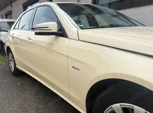 Mercedes-Benz E 200 CDI DPF BlueEFFICIENCY Automatik Bild 5