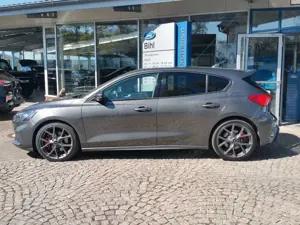 Ford Focus ST Styling-Paket Performance-P. Techno.P. Bild 3