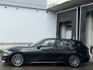 BMW 320 i M Sportpaket LED LiveCockpit Ambiente 18 Bild 3