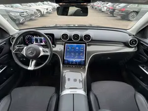 Mercedes-Benz C 220 d Lim. Avantgarde *Keyless-Go+AHK+Ambiente Bild 2
