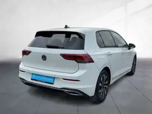 Volkswagen Golf VIII Active 2.0 TDI DSG LED+  AHZV KAMERA Bild 4