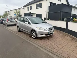 Honda FR-V