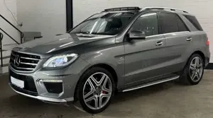 Mercedes-Benz ML 63 AMG V8 BITURBO*4M*PANO*NAVI*H K*MEMORY*RFK Bild 3