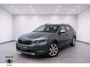 Skoda Octavia Combi Scout 4x4 Navi/BiXenon/DAB/SHZ Temp/Kurvenli