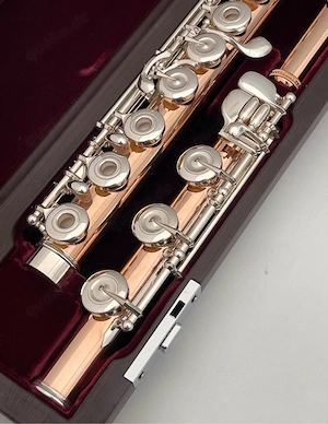 Muramatsu 9KGold Querflöte in professioneller Ausführung.