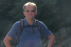 Ich suche ab Samstag eine (Sie) für ein Treffen.