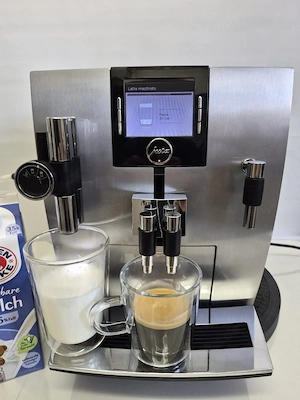 Jura Impressa J9.4 Kaffeevollautomat, Aluminium