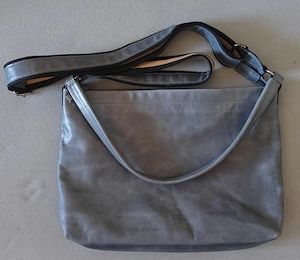 Harold's Caugio Schultertasche Leder 32 cm blau
