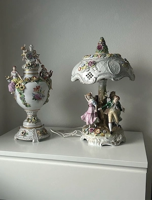 Große Porzellanvase mit Figuren Porzellanlampe mit tanzendem Paar
