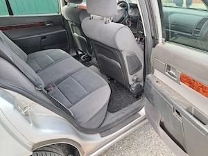 Opel Omega 3,2 V6 Caravan Bild 10