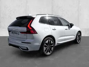 Volvo XC60 FACELIFT Ultra Dark Recharge Plug-In Hybrid AWD HU Bild 2