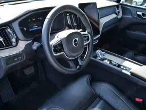 Volvo XC60 FACELIFT Ultra Dark Recharge Plug-In Hybrid AWD HU Bild 5