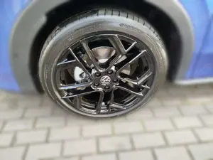 Volkswagen T-Roc 1.5 eTSI DSG R-Line Navi IQ.Light ACC DAB+ Bild 3