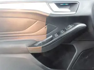 Ford Focus Focus Turnier 1.0 EB Hybrid A. TITANIUM X MATRIX Bild 4