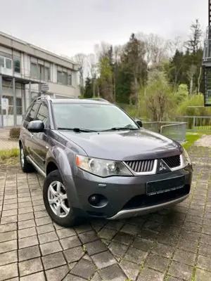 Mitsubishi Outlander Bild 3