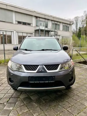 Mitsubishi Outlander Bild 2
