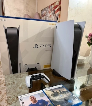 PlayStation 5 mit 2 Spielen