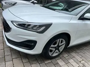 Ford Focus Turnier Automatik TOP Zustand 1 Hand Bild 4