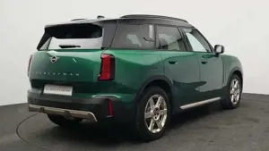 MINI One D Countryman Countryman D  Favoured Trim Paket M Bild 2