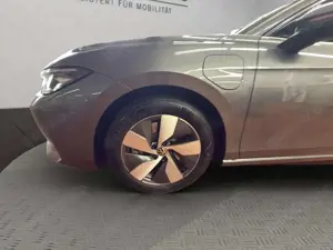 Volkswagen Passat Variant Business eHybrid DSG NAvi AHK Bild 3