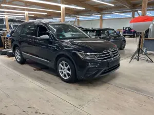Volkswagen Tiguan Allspace Life 7S. Navi LED SHZ HUD ACC