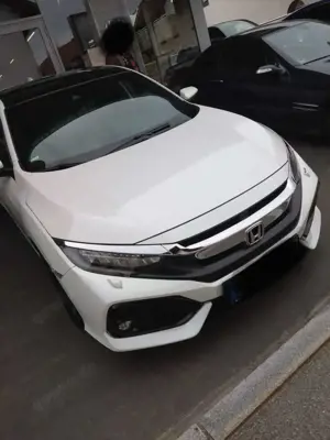 Honda Civic 1.5 i-VTEC Turbo CVT Prestige