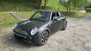 MINI Cooper Cabrio Sidewalk