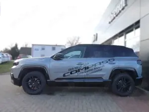 Jeep Compass E-Hybrid 1.2 eDCT 107 kW First Edition Bild 5