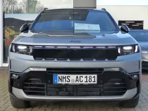 Jeep Compass E-Hybrid 1.2 eDCT 107 kW First Edition Bild 3