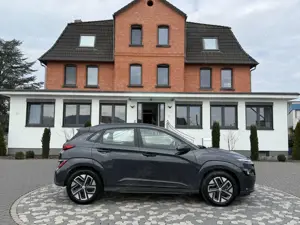 Hyundai KONA Select ACC SHZ LHZ CAM Smart-Link