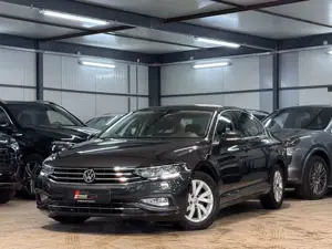 Volkswagen Passat Lim. Business ACC*SPUR*APPS*KAM*LED*1.HND Bild 3