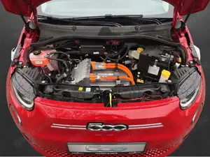 Fiat 500e 3+1 MY25 Red 23,8 kWh Bild 5