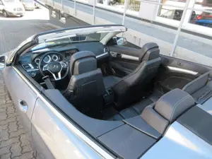 Mercedes-Benz E 300 Cabriolet Sport-Paket AMG Line/Navi/Airsca Bild 4