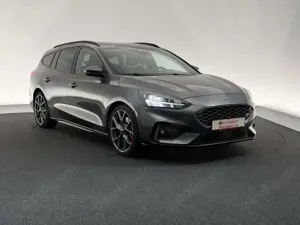 Ford Focus Turnier 2.3 EcoBoost*ST*LED-RECARO-AHK-ACC