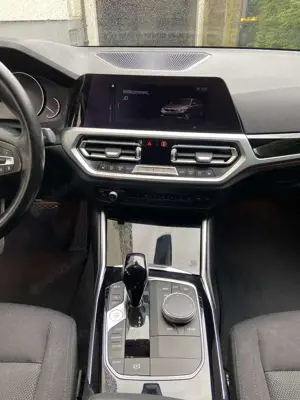 BMW 318 3er Touring Diesel 318d Touring Aut. Advantage