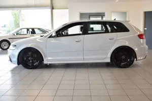 Audi RS3 SB 2.5 TFSI quattro/SUZUKA GRAU/TEMPOMAT/NAV Bild 4