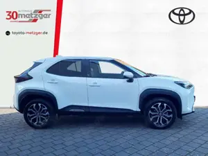 Toyota Yaris Cross 1.5 Hybrid Team D +Navi +Apple CarPlay +Android Au Bild 2