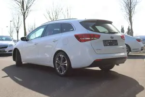 Kia Ceed / cee'd Spirit Pano Kamera Navi Keyless *VOLL Ausstattung* Bild 5