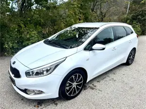 Kia Ceed SW / cee'd SW 1.6 CRDi 128 ISG Dream Team Edition , AHK, TÜV Neu